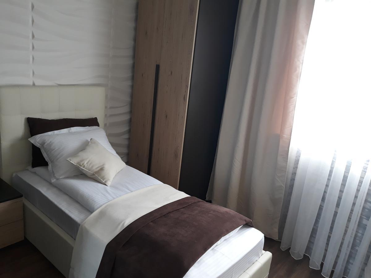 Hotel Acktion Deluxe à Choumen Extérieur photo