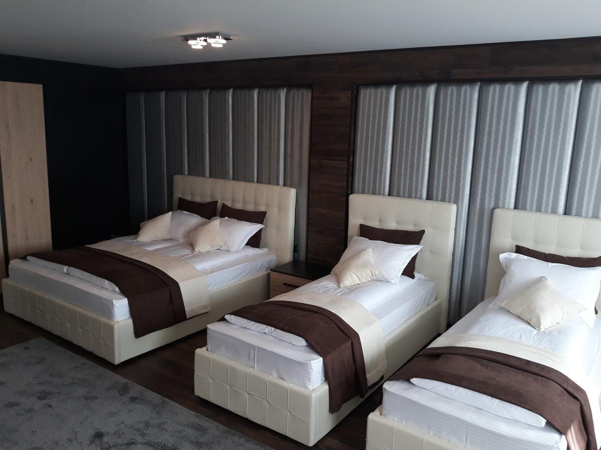 Hotel Acktion Deluxe à Choumen Extérieur photo