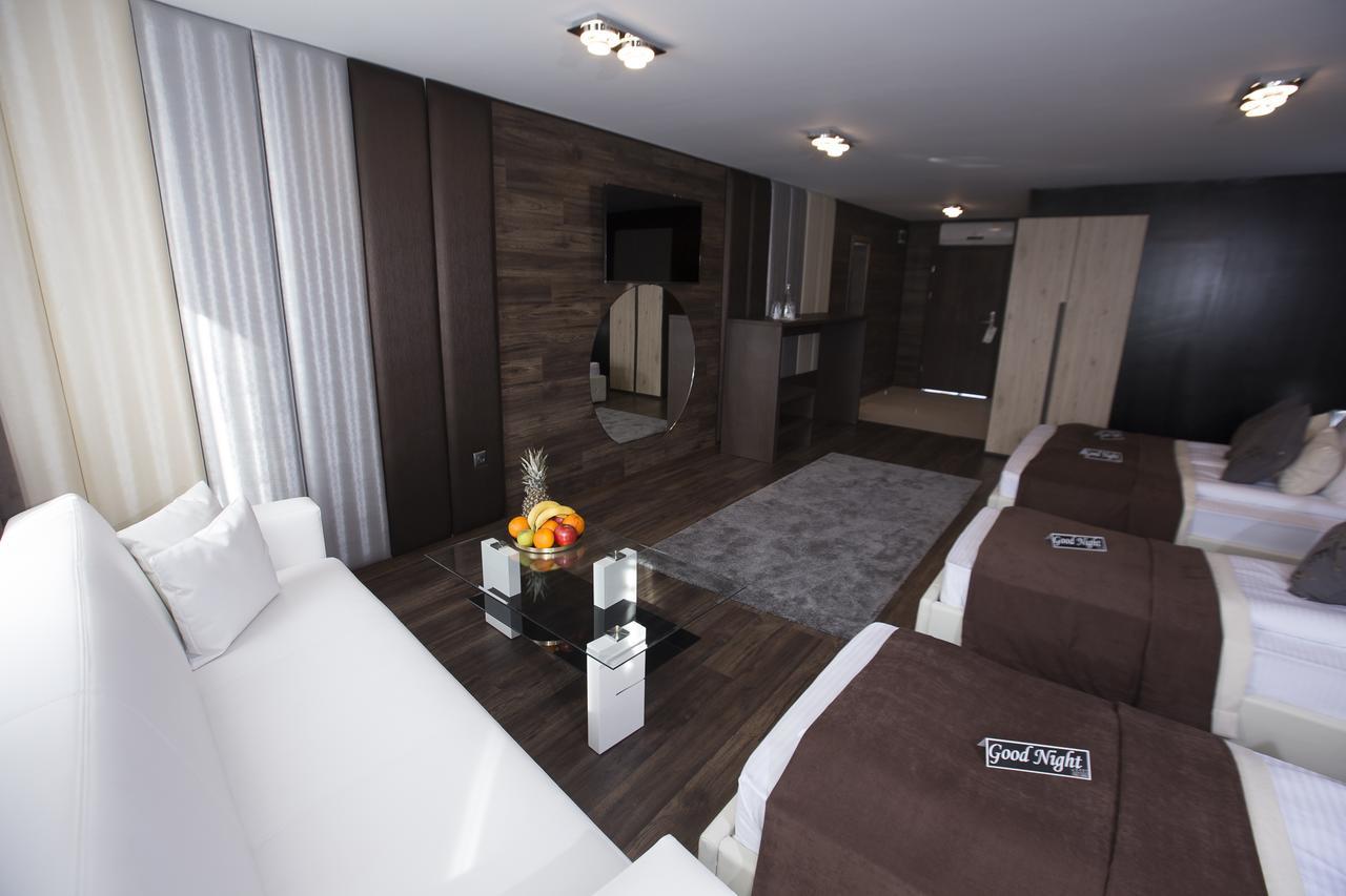 Hotel Acktion Deluxe à Choumen Extérieur photo