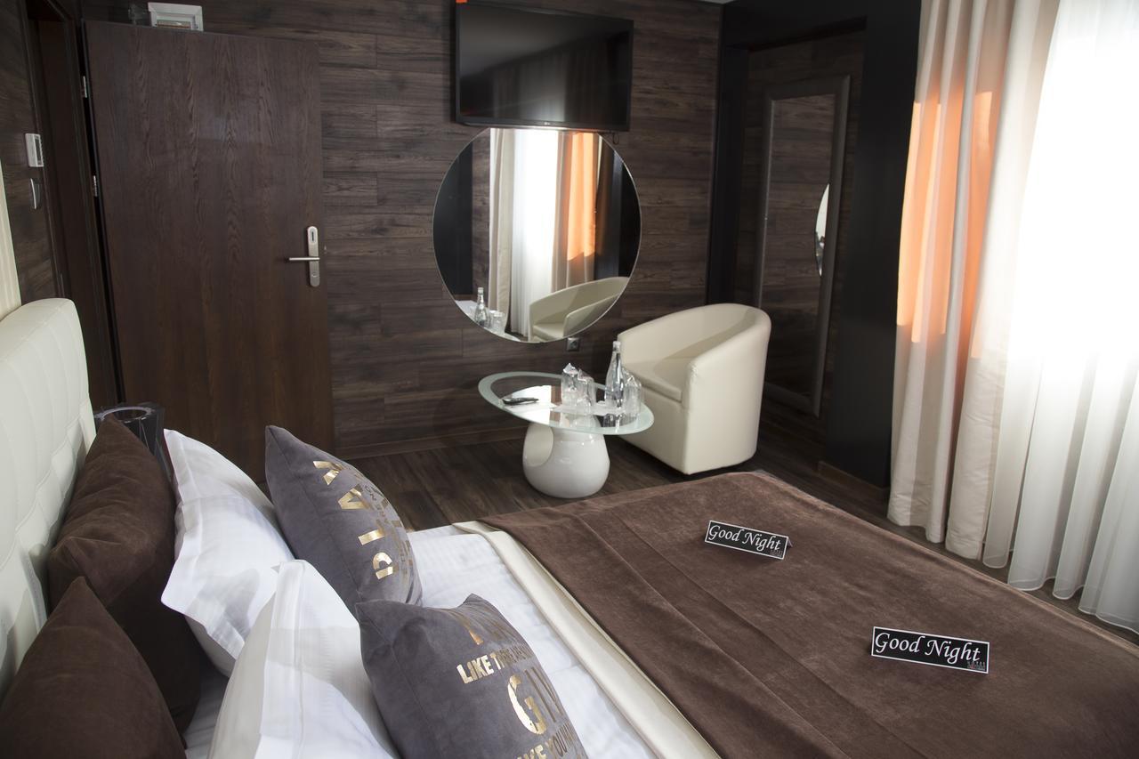 Hotel Acktion Deluxe à Choumen Extérieur photo