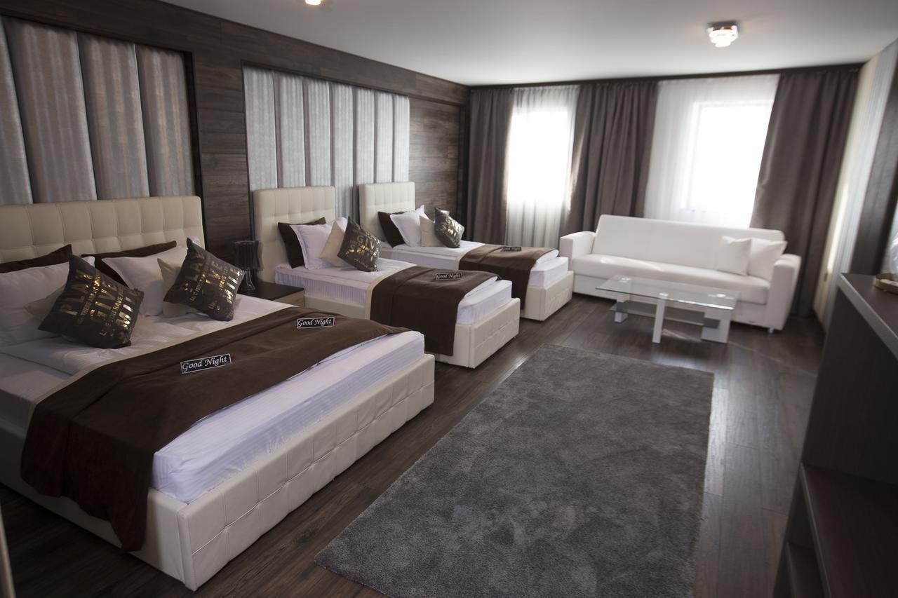 Hotel Acktion Deluxe à Choumen Extérieur photo