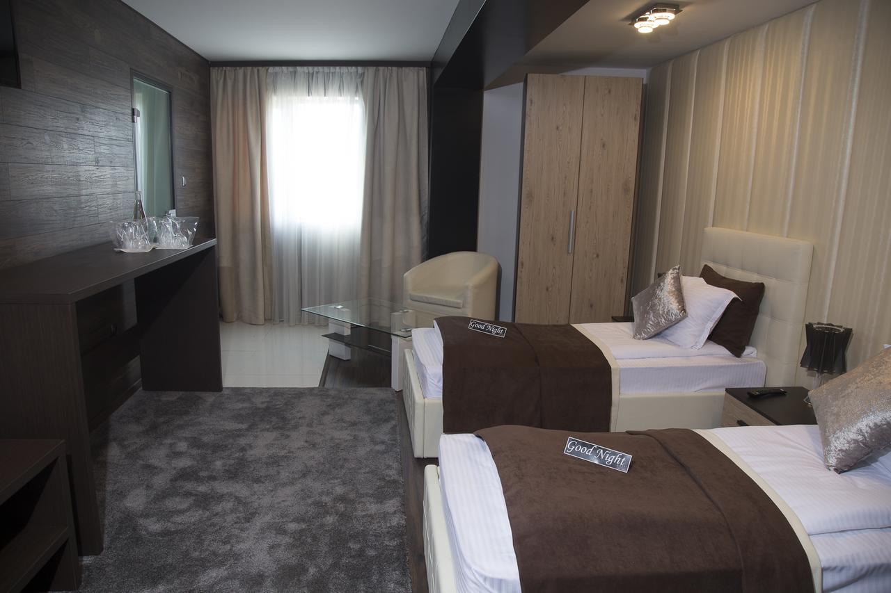 Hotel Acktion Deluxe à Choumen Extérieur photo