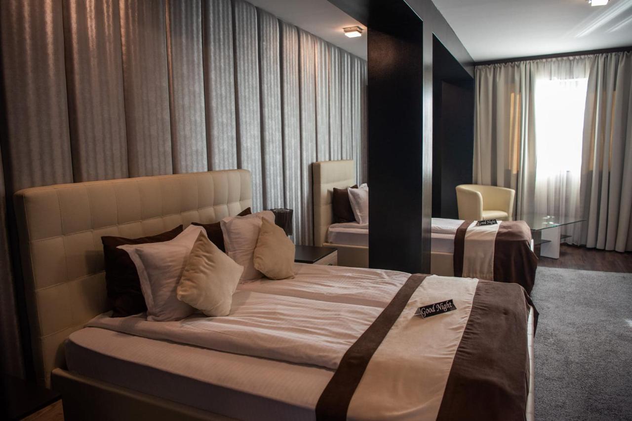 Hotel Acktion Deluxe à Choumen Extérieur photo