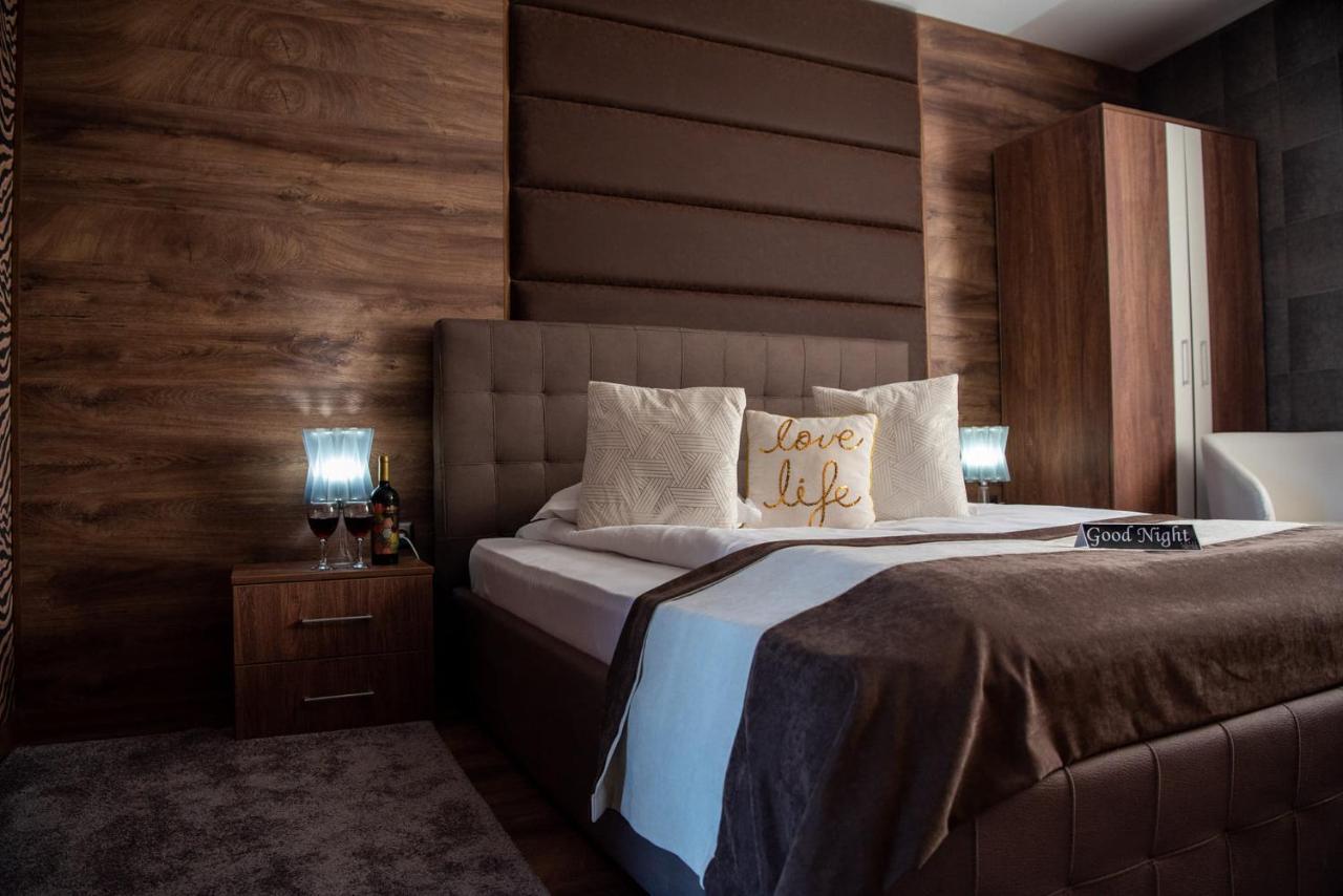 Hotel Acktion Deluxe à Choumen Extérieur photo