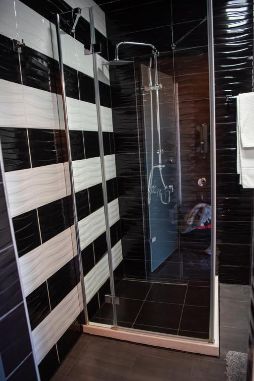 Hotel Acktion Deluxe à Choumen Extérieur photo