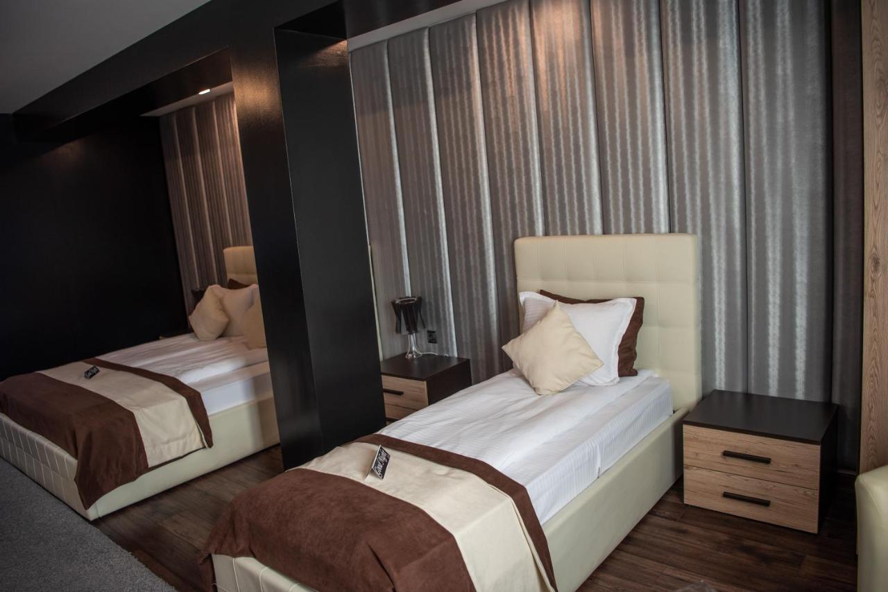 Hotel Acktion Deluxe à Choumen Extérieur photo